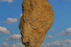 03-Magritte-Stole-Corfe-Castle