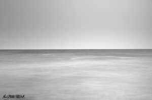 B&W Sea Sky blurred waves