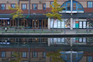 Wetherspoons reflected in Dudley Canal at dawn
