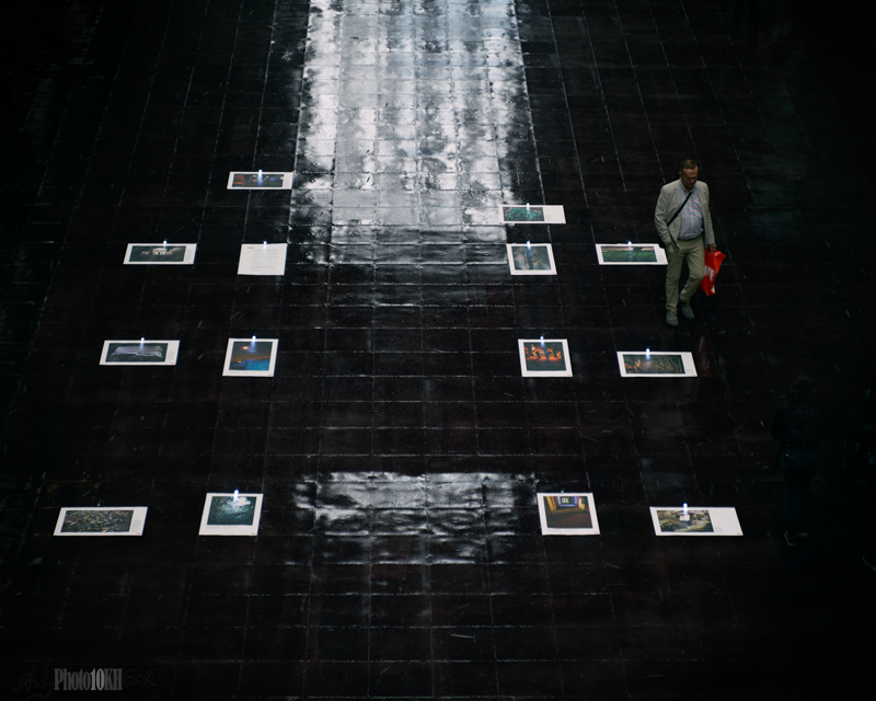 Unimpressed are critic in the Turbine Hall of the Tate Modern