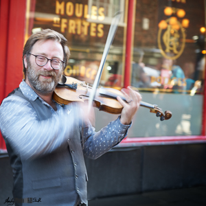 Violinist street performer