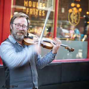 Violinist street performer