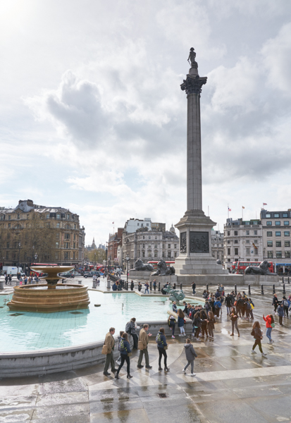 Nelson's column, fountain and the same people several times